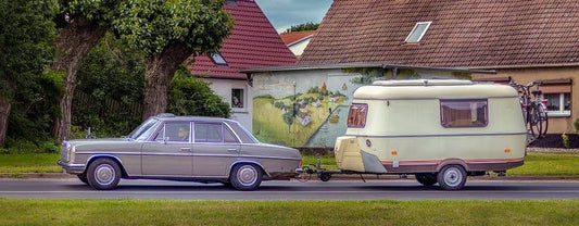 Trekhaak kopen? Vergelijk types, kabelsets & wetgeving